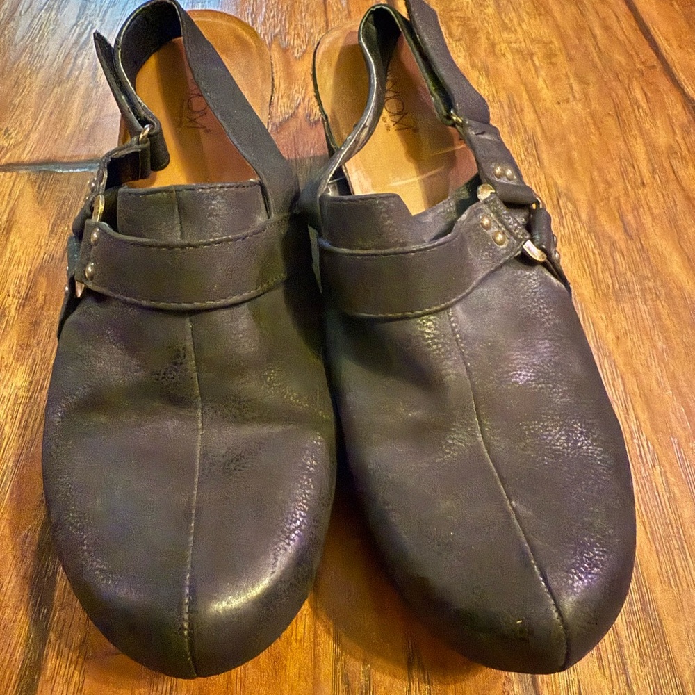 Axxiom black wedge